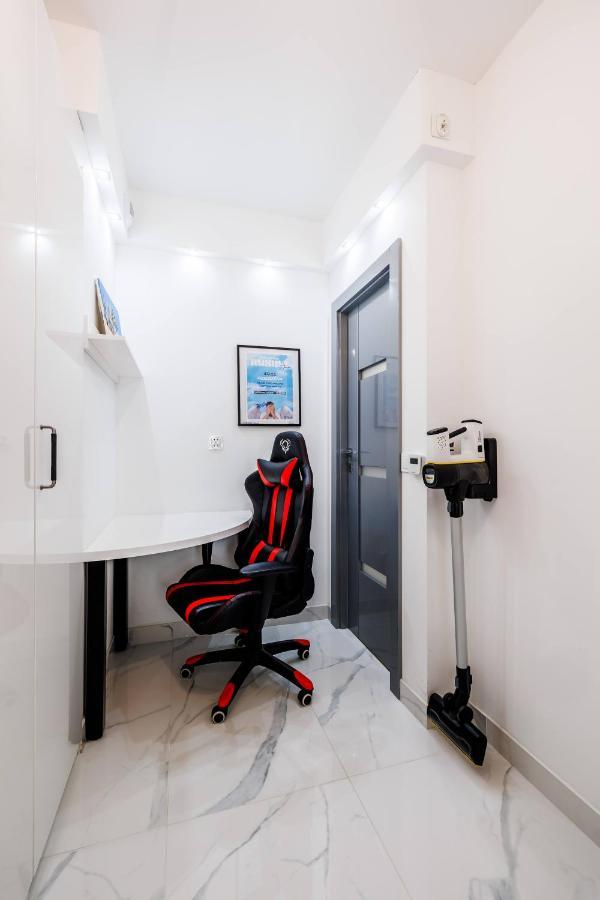 Luxury Apartment With Spa Bath- City Centre, Free Parking Rzeszów Eksteriør billede